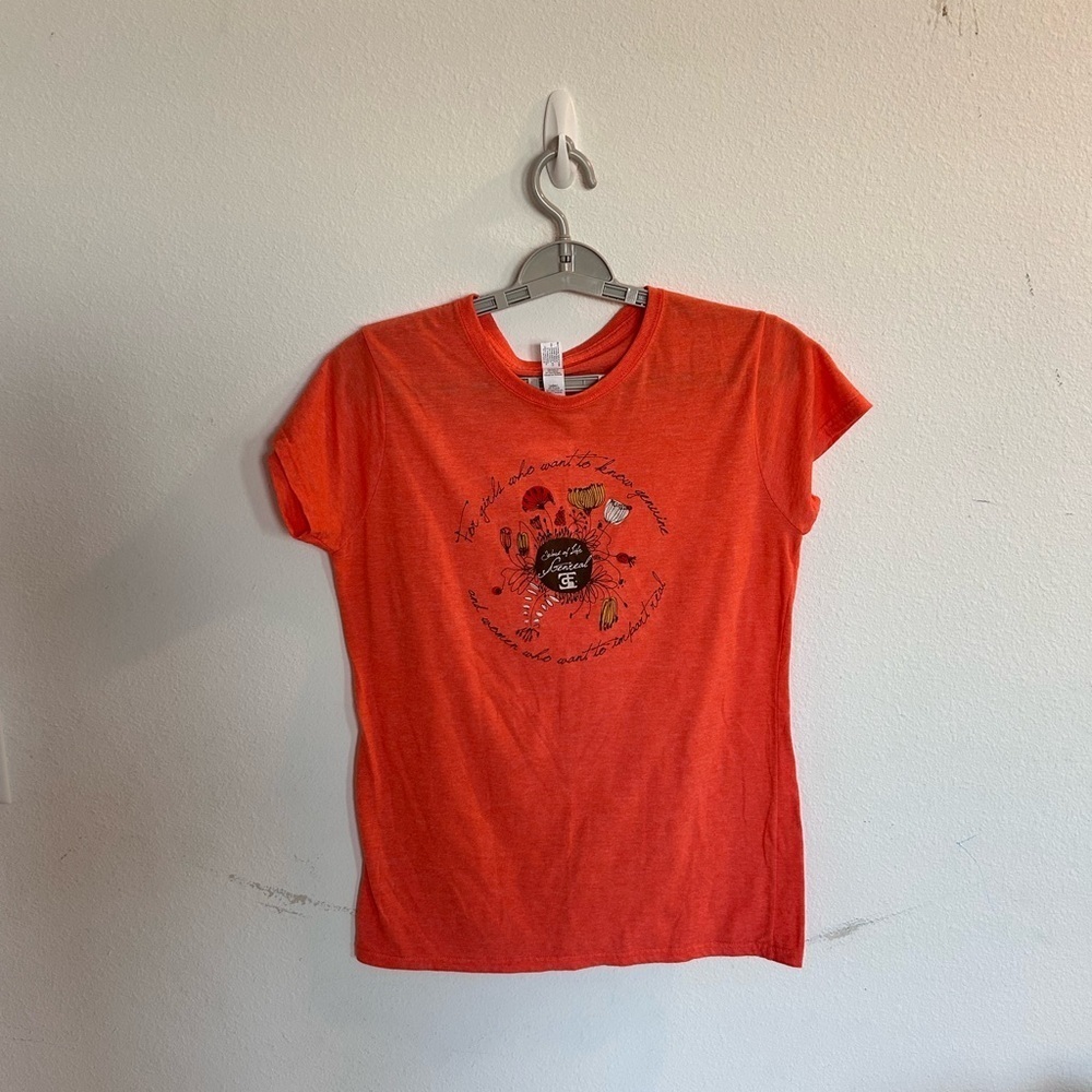 ❤️5 For $20❤️ GildanWomen’s Orange T-Shirt

Size L